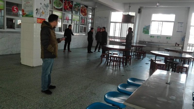 市教育局检查组一行对我校安全生产大检查大整治大落实专项行动工作进行检查