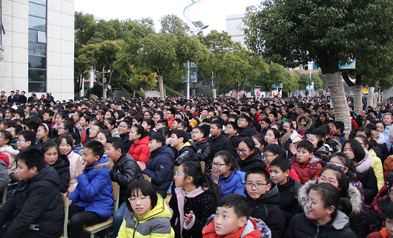 我校迎新年大型广场主题音乐会掠影