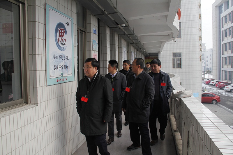 市教育局戴红光局长一行莅临我校教师资格面试考点巡视