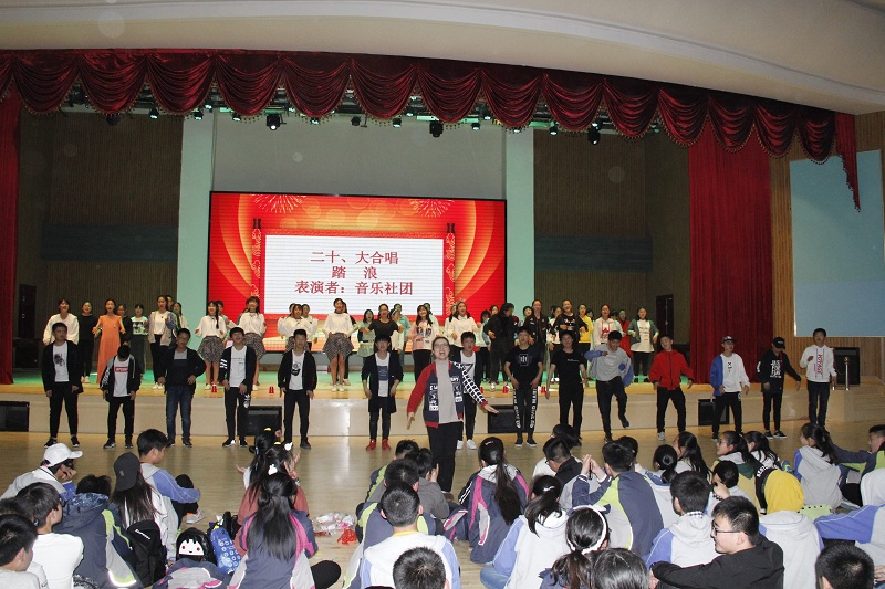 我校初二年级社会实践活动圆满结束
