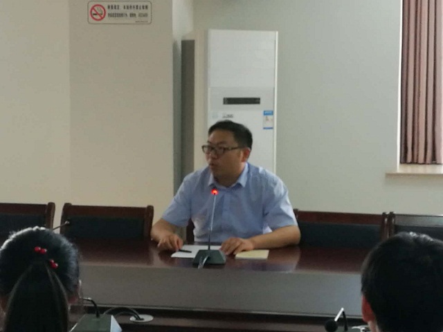 我校举行关爱留守儿童慰问活动