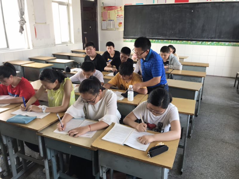 市明达中学初二年级暑期活动掠影