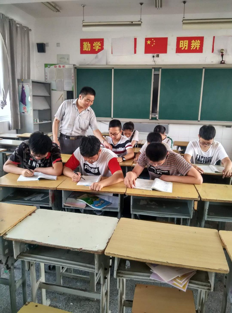 市明达中学初二年级暑期活动掠影