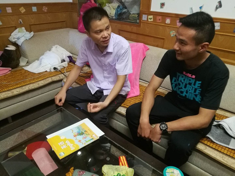 走访送清凉，师爱递温暖