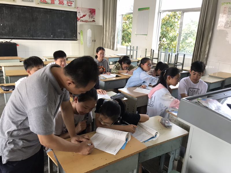 市明达中学初二年级暑期活动掠影