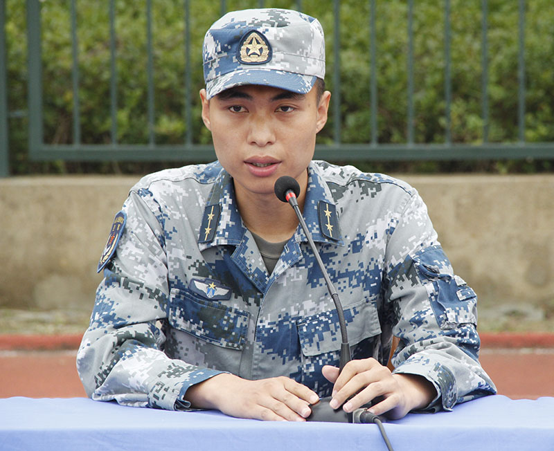 我校举行2018级高一新生军事夏令营开营仪式