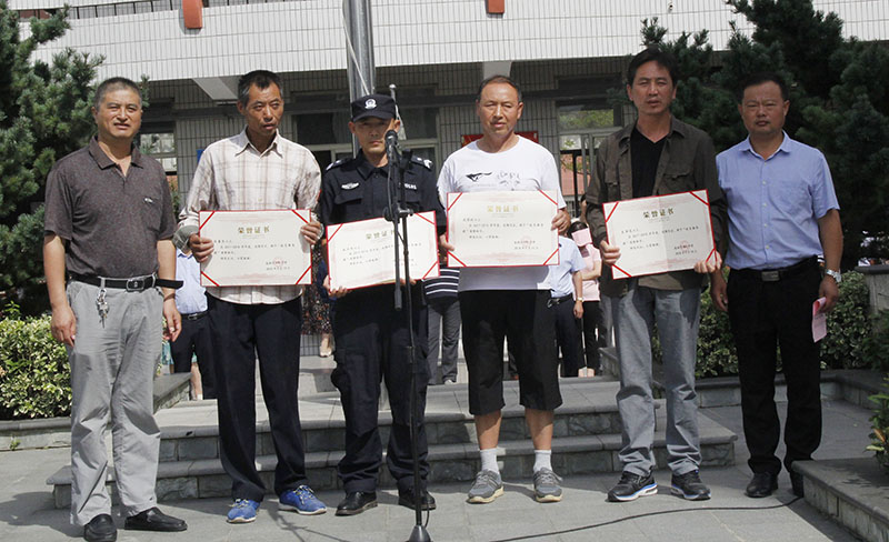 我校举行庆祝第34个教师节主题升旗仪式