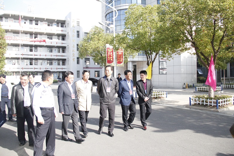 市委常委、政法委书记张礼祥来我校视察
