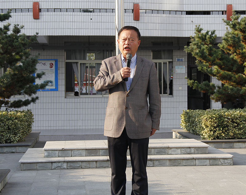 我校开展应急逃生疏散演练活动
