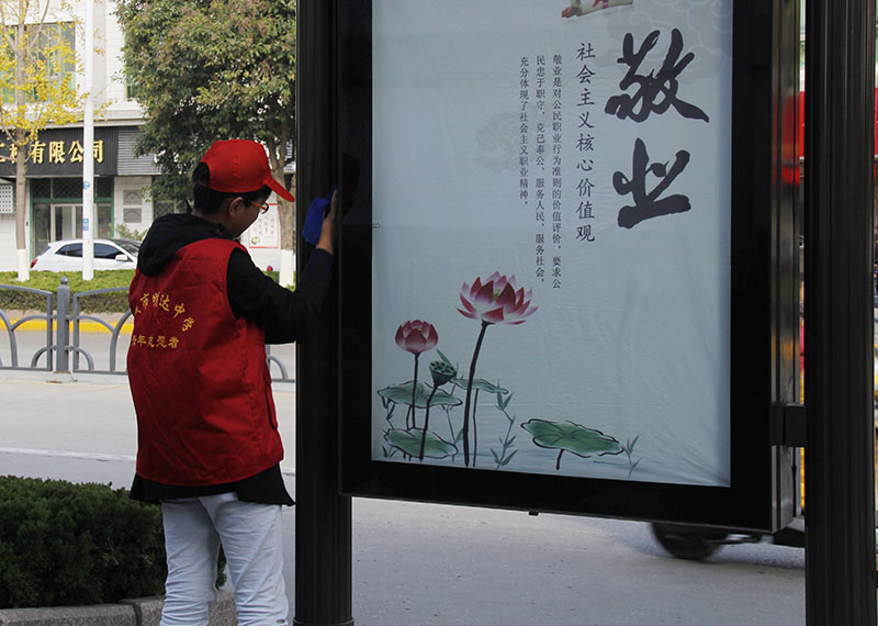 小手拉大手，共建文明城︱志愿者在行动