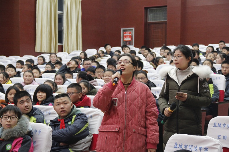我校举行“奏响旋律 唱出风采”教职工卡拉OK大赛