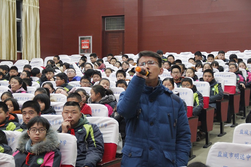 我校举行“奏响旋律 唱出风采”教职工卡拉OK大赛