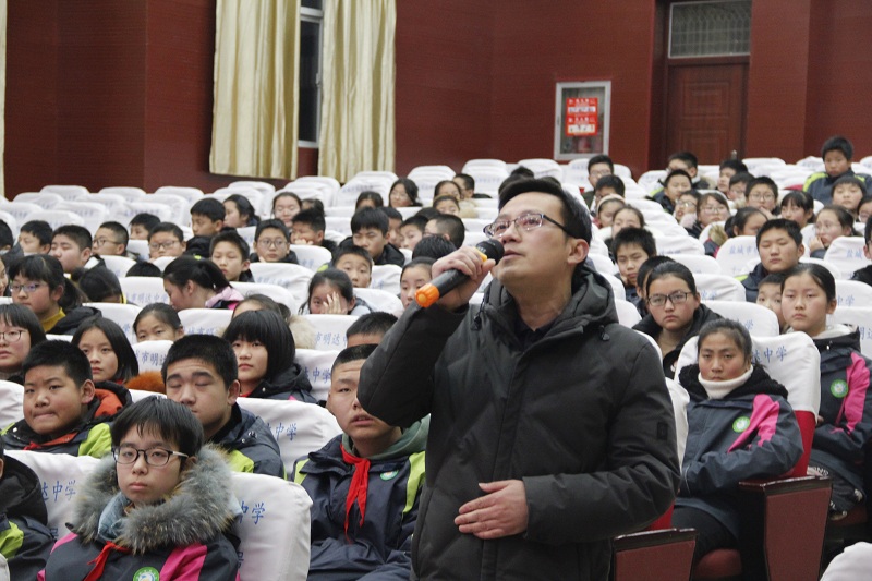 我校举行“奏响旋律 唱出风采”教职工卡拉OK大赛