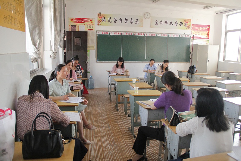 金陵中学教育教学管理团队莅临我校开展校际联盟交流活动