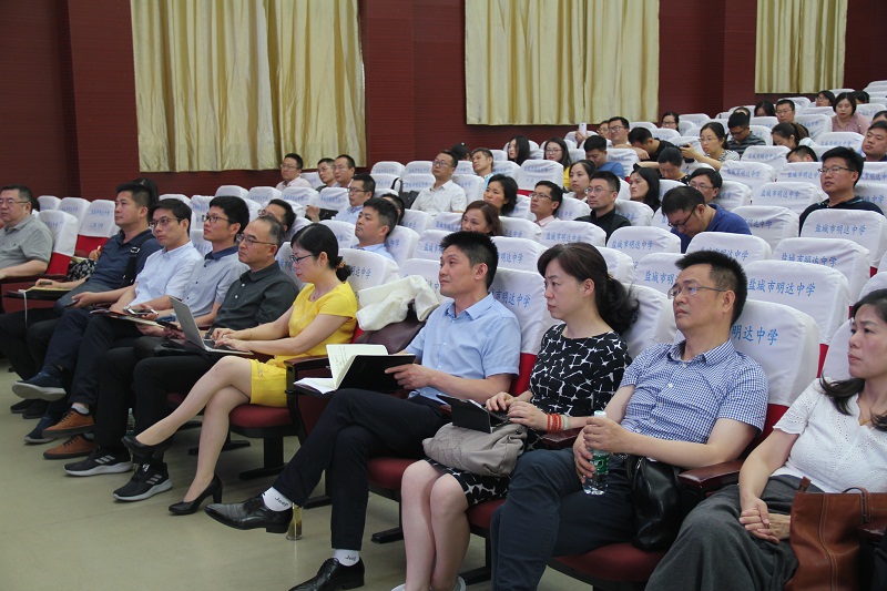 “上海市普教系统名校长名师培养工程”高峰计划教育名家一行莅临我校研修指导