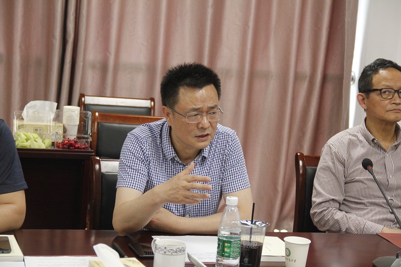 “上海市普教系统名校长名师培养工程”高峰计划教育名家一行莅临我校研修指导
