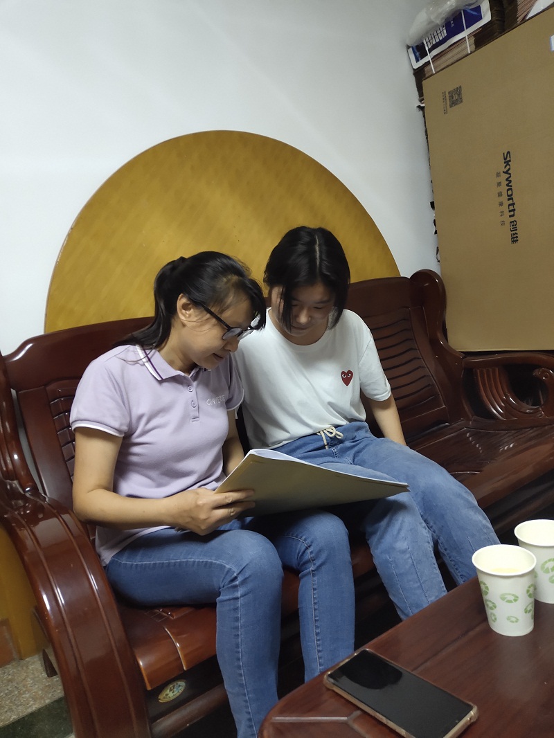 传递爱心温度  播撒教育清凉