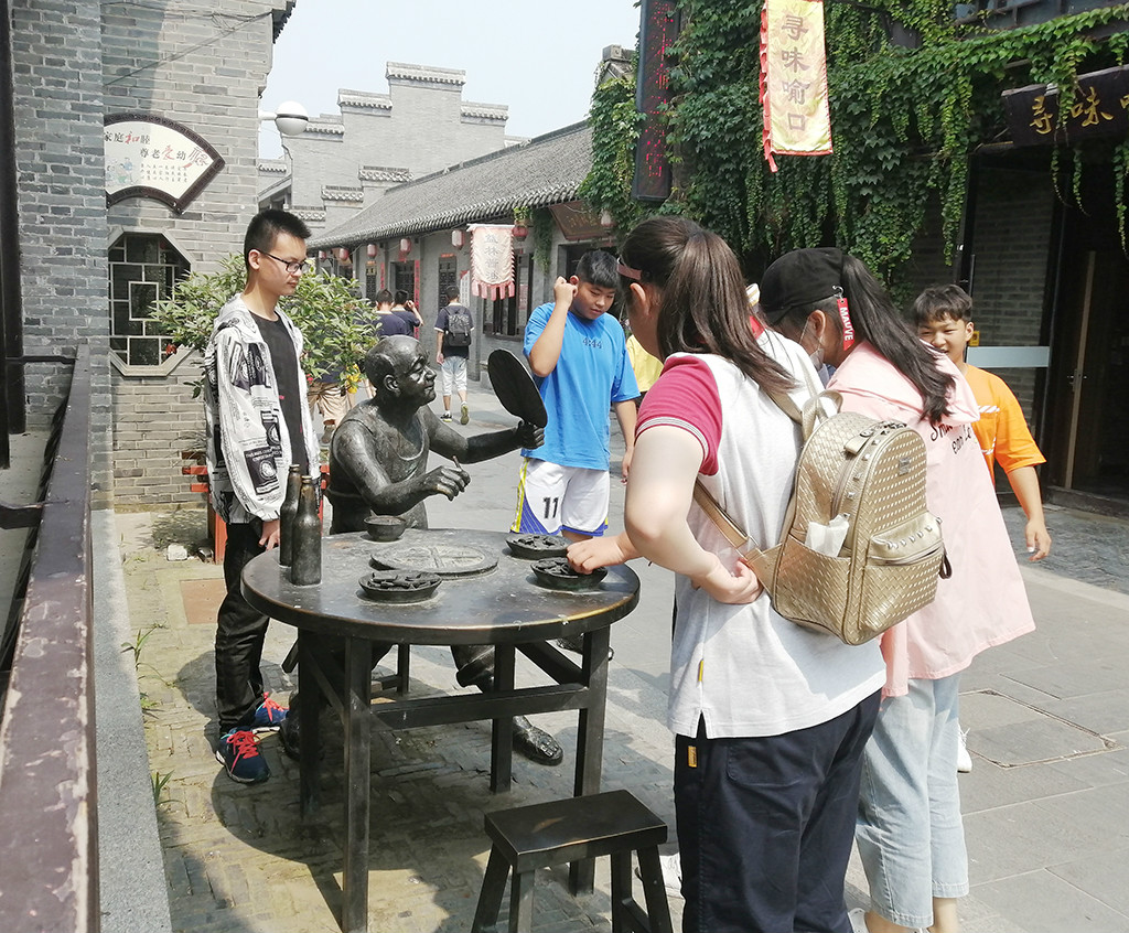 弘扬传统文化，传承民间技艺