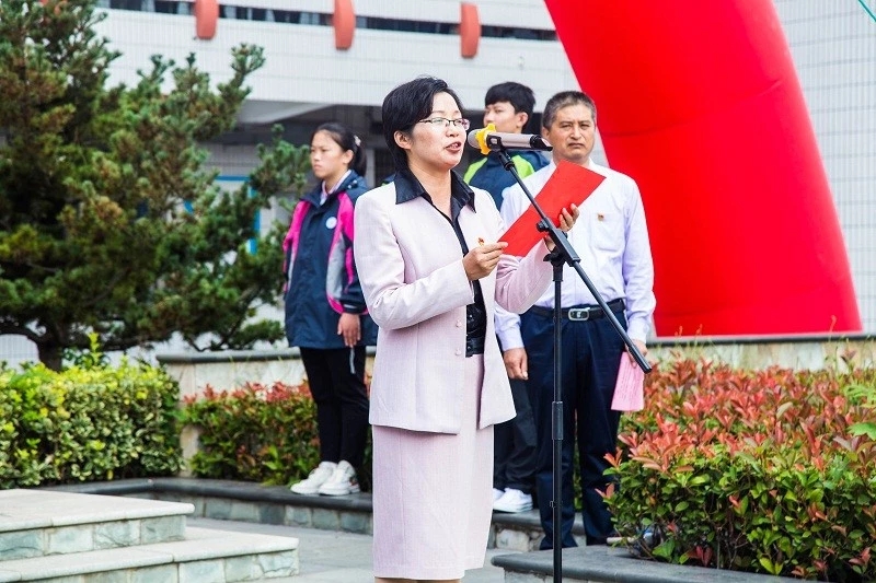 我校隆重举行庆祝中华人民共和国成立70周年升旗仪式