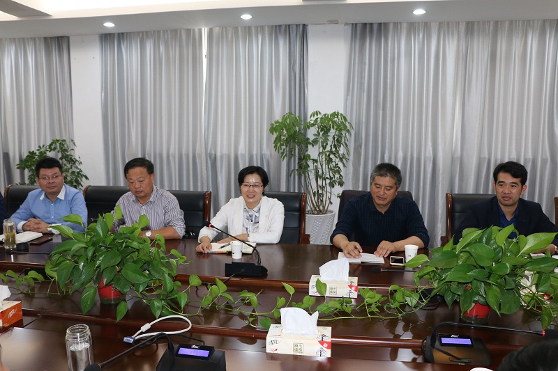 我校创建四星团队赴东沟中学学习考察