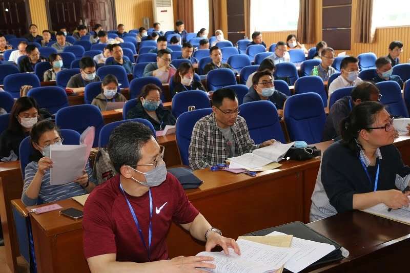 我校胜利召开第七届教职工代表大会第二次会议 我校胜利召开第七届教职工代表大会第二次会议