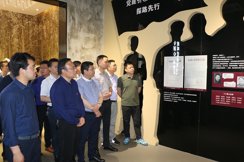 我校党员教师、管理干部赴东台开展廉政文化教育主题活动