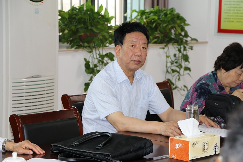 盐城市教育局关工委来我校调研