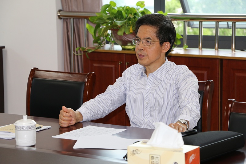 盐城市教育局关工委来我校调研