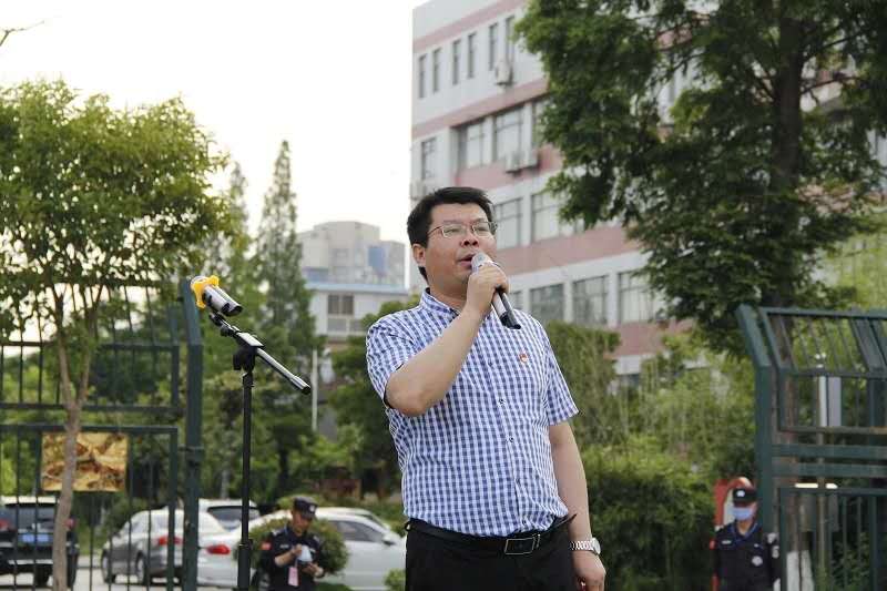 我校开展消防安全疏散演练