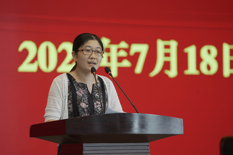 春风化细雨 拳拳育人心 ——我校举行“三风”建设系列活动之师德师风主题教育活动