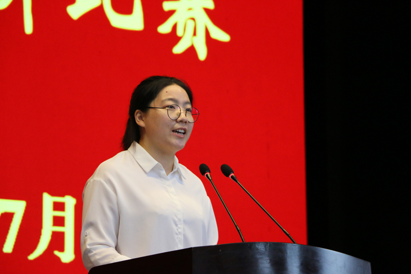 春风化细雨 拳拳育人心 ——我校举行“三风”建设系列活动之师德师风主题教育活动