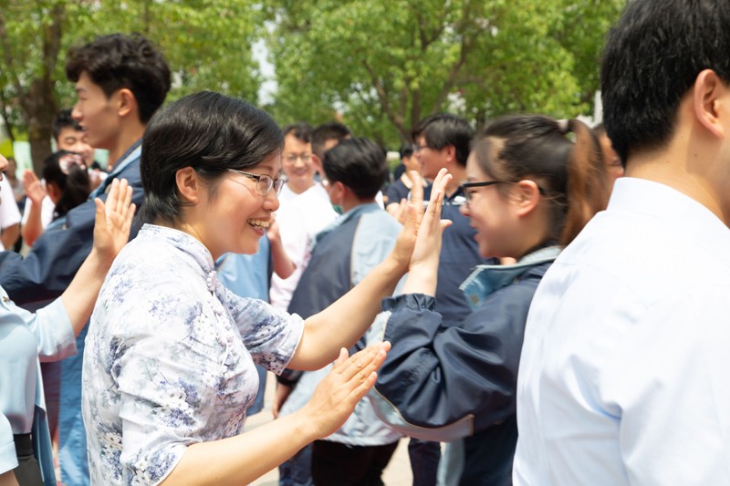 盐城市明达高级中学举行2020届高三成人仪式 暨高考壮行大会