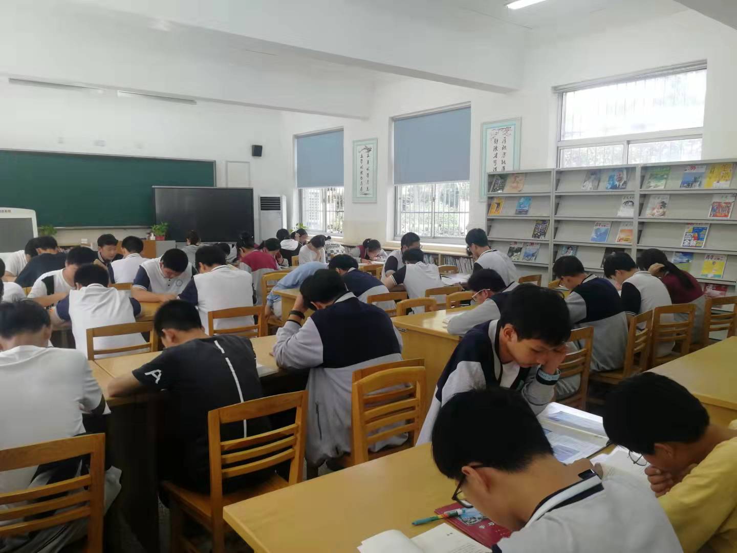 阅读让我们更睿智：书香活动