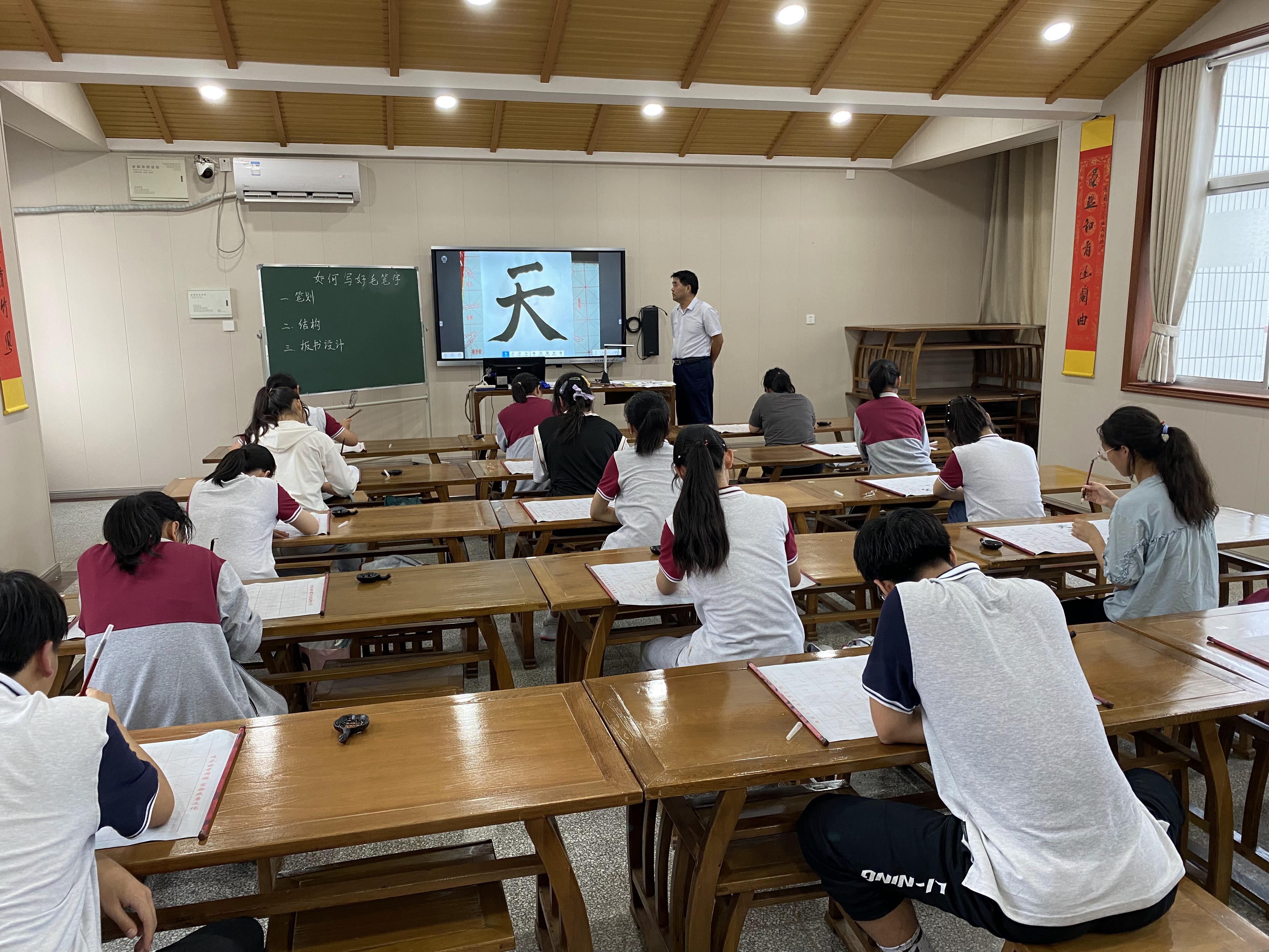 缤纷社团活动，魅力多彩校园——我校积极组织开展学生社团活动