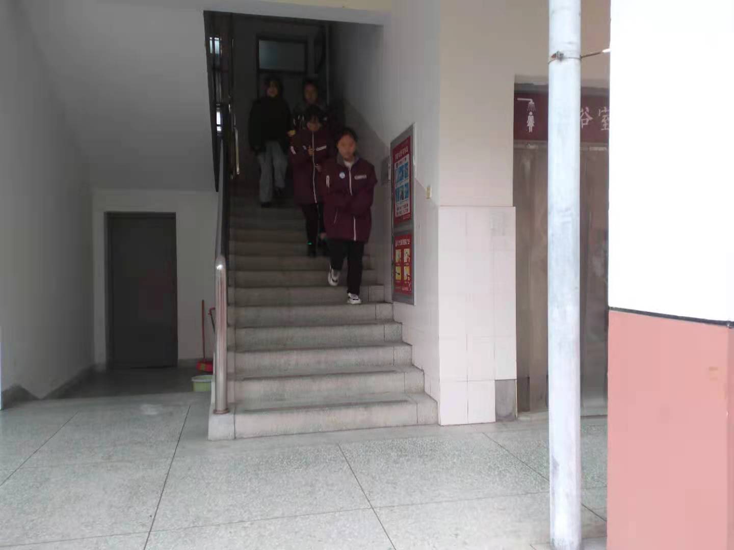 盐城市明达高级中学2021—2022学年度第一学期住宿生消防应急疏散演练实况
