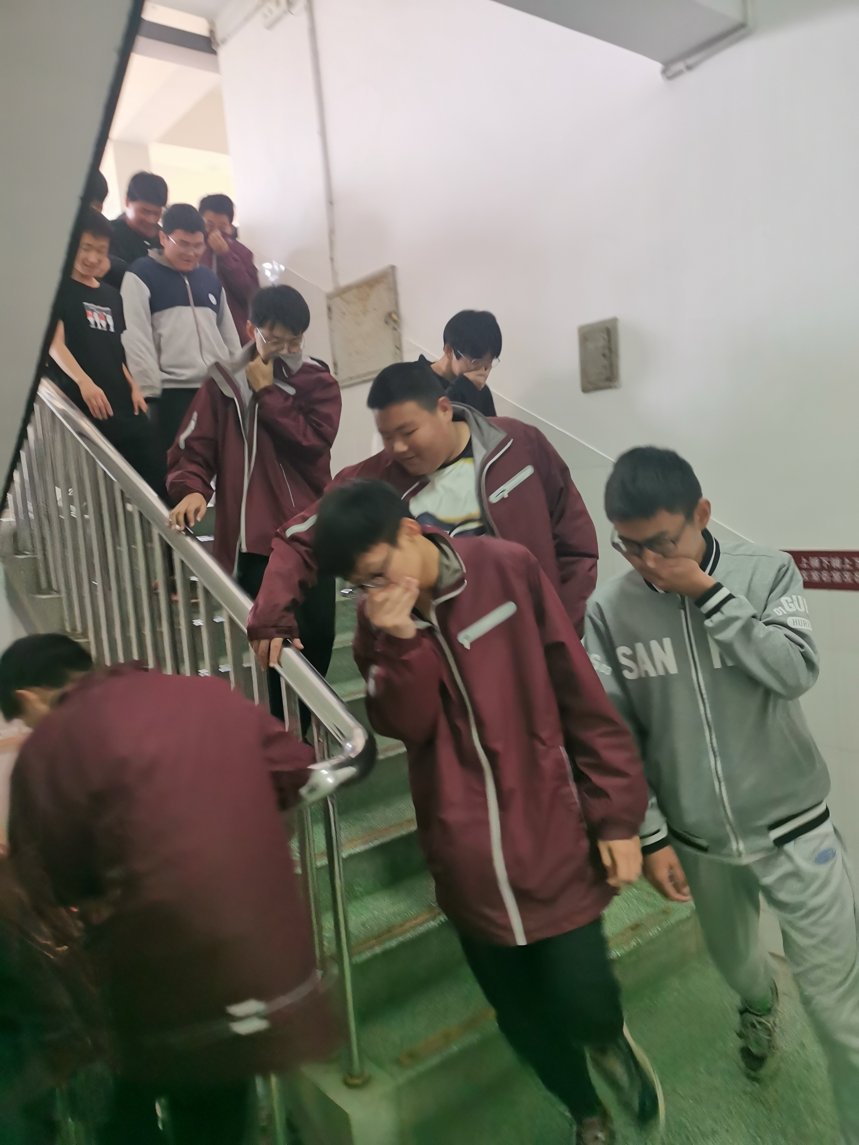 盐城市明达高级中学2021—2022学年度第一学期住宿生消防应急疏散演练实况