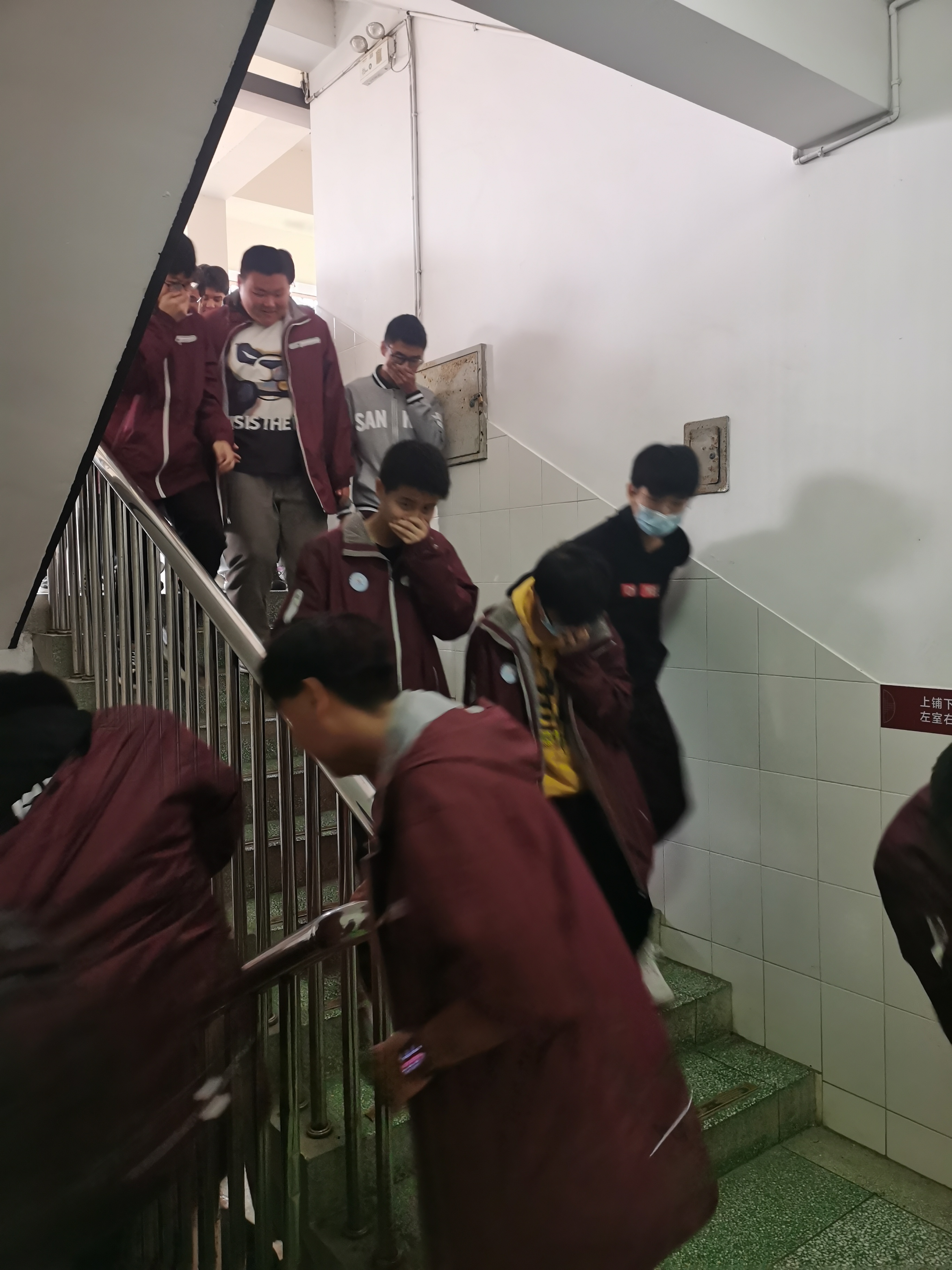 盐城市明达高级中学2021—2022学年度第一学期住宿生消防应急疏散演练实况