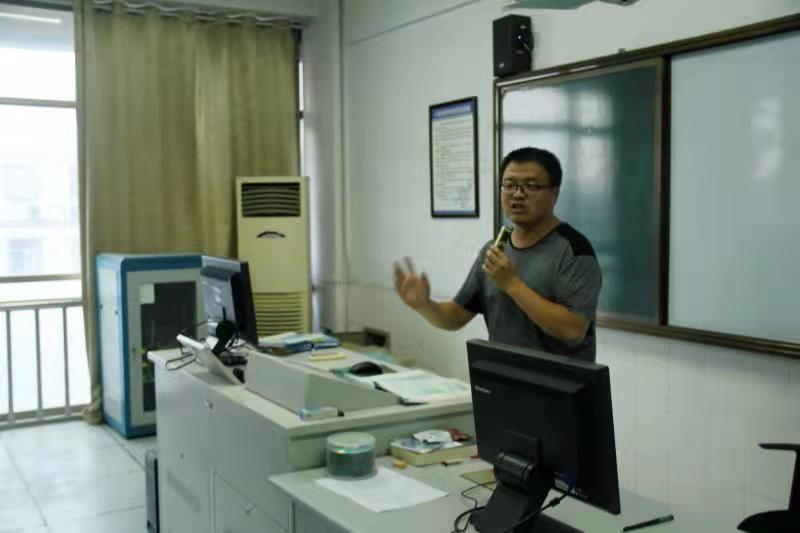 教研探讨 质量提升------高中信息组教研活动