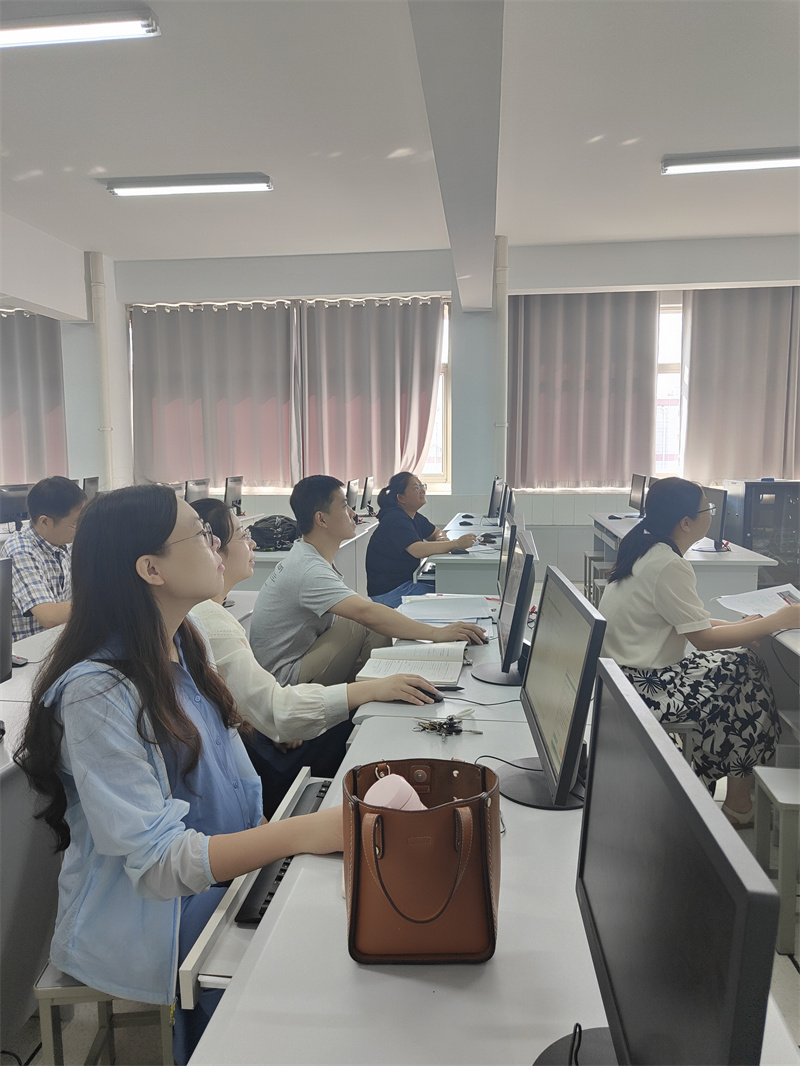 教研探讨 质量提升------高中信息组教研活动