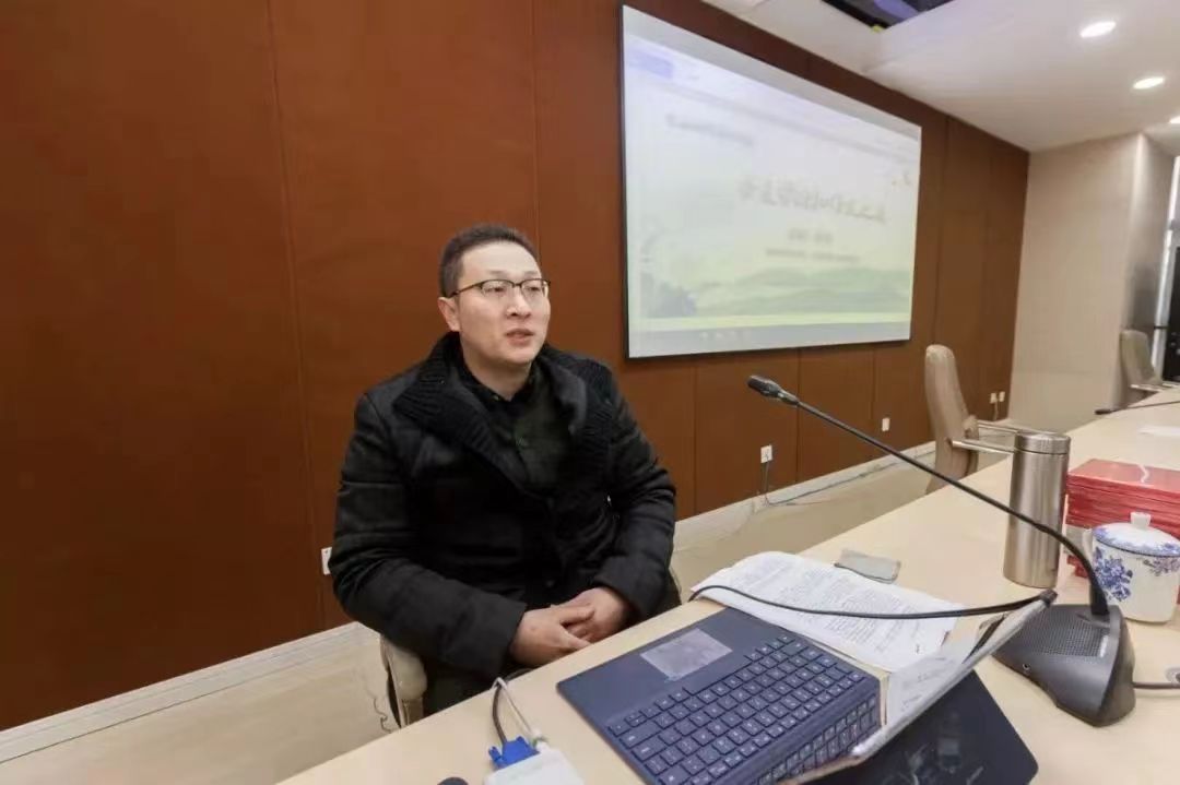 盐城市教师张锐担任全国中学生新作文大赛评委